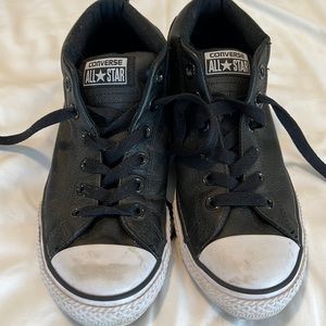 Converse Chuck Taylor Leather All stars size 7.5 womens  kids 5